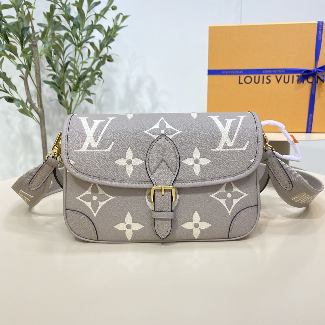 #m46583 l**is V*t*n monogram empreinte diane satchel