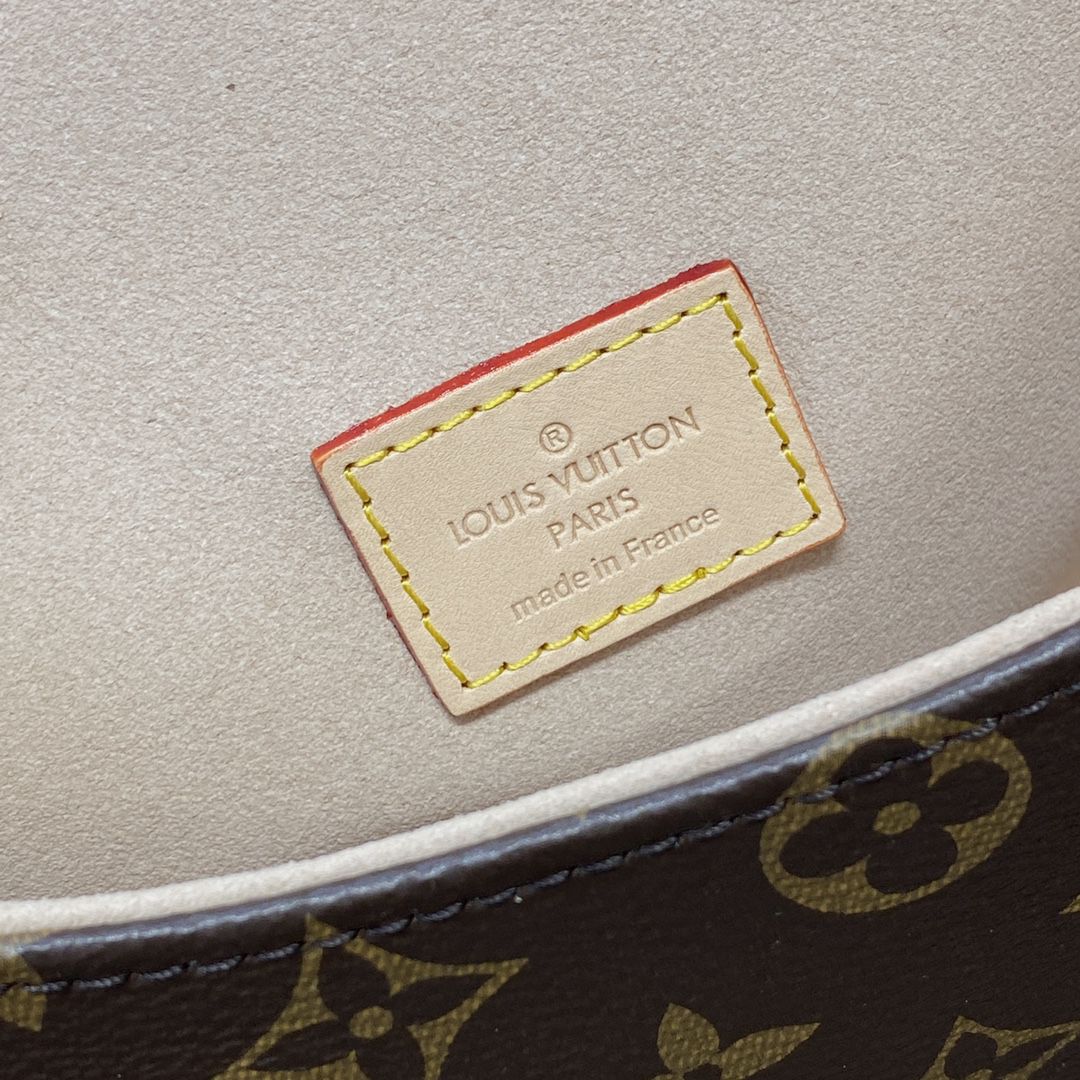 #m46740 l**is V*t*n emonogram canvas saumur bb
