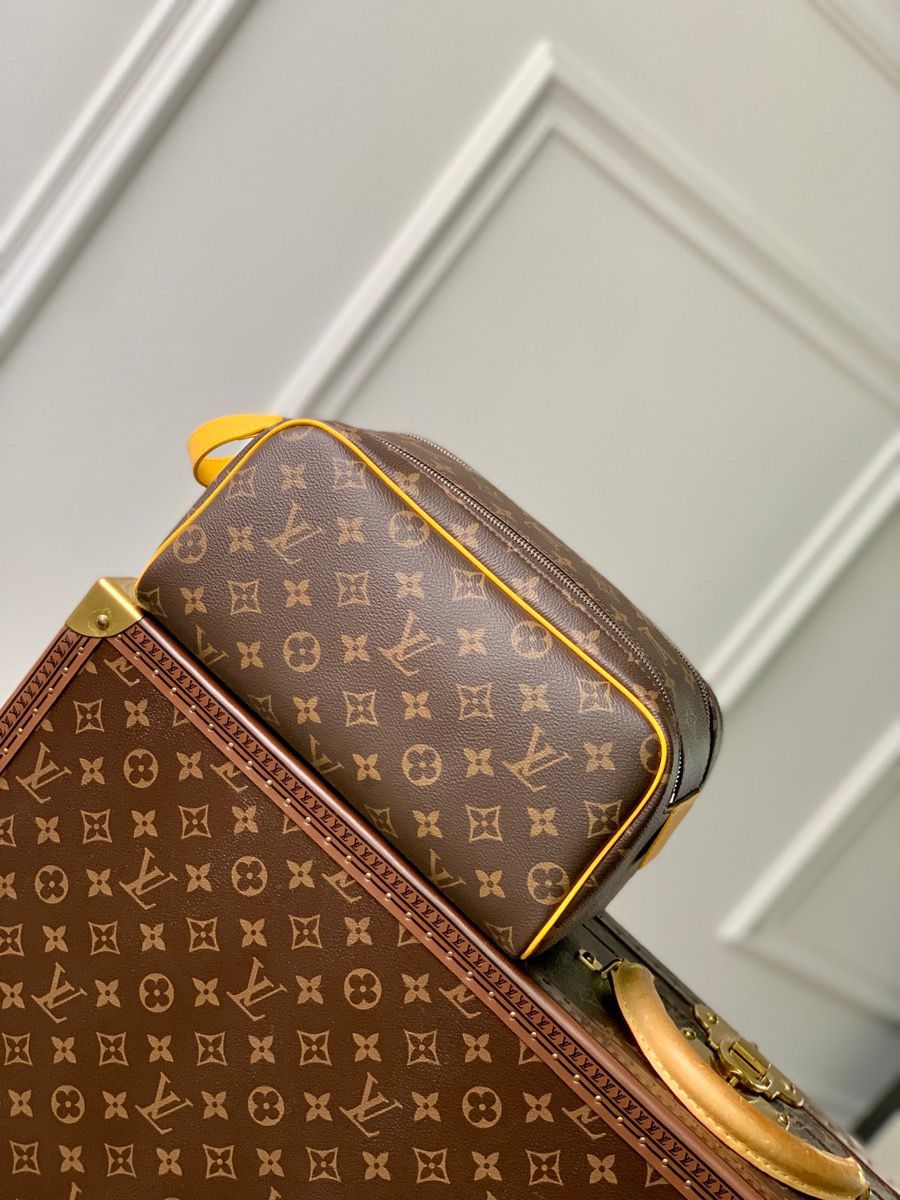 m46764 l**is V*t*n monogram macassar canvas dopp kit toiletry yellow