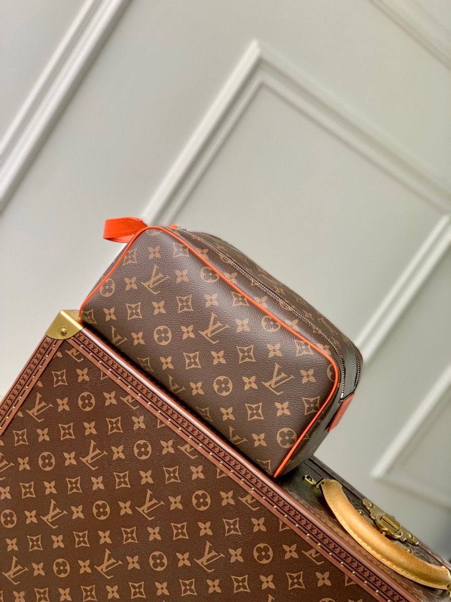 m46765 l**is V*t*n monogram macassar canvas dopp kit toiletry orange