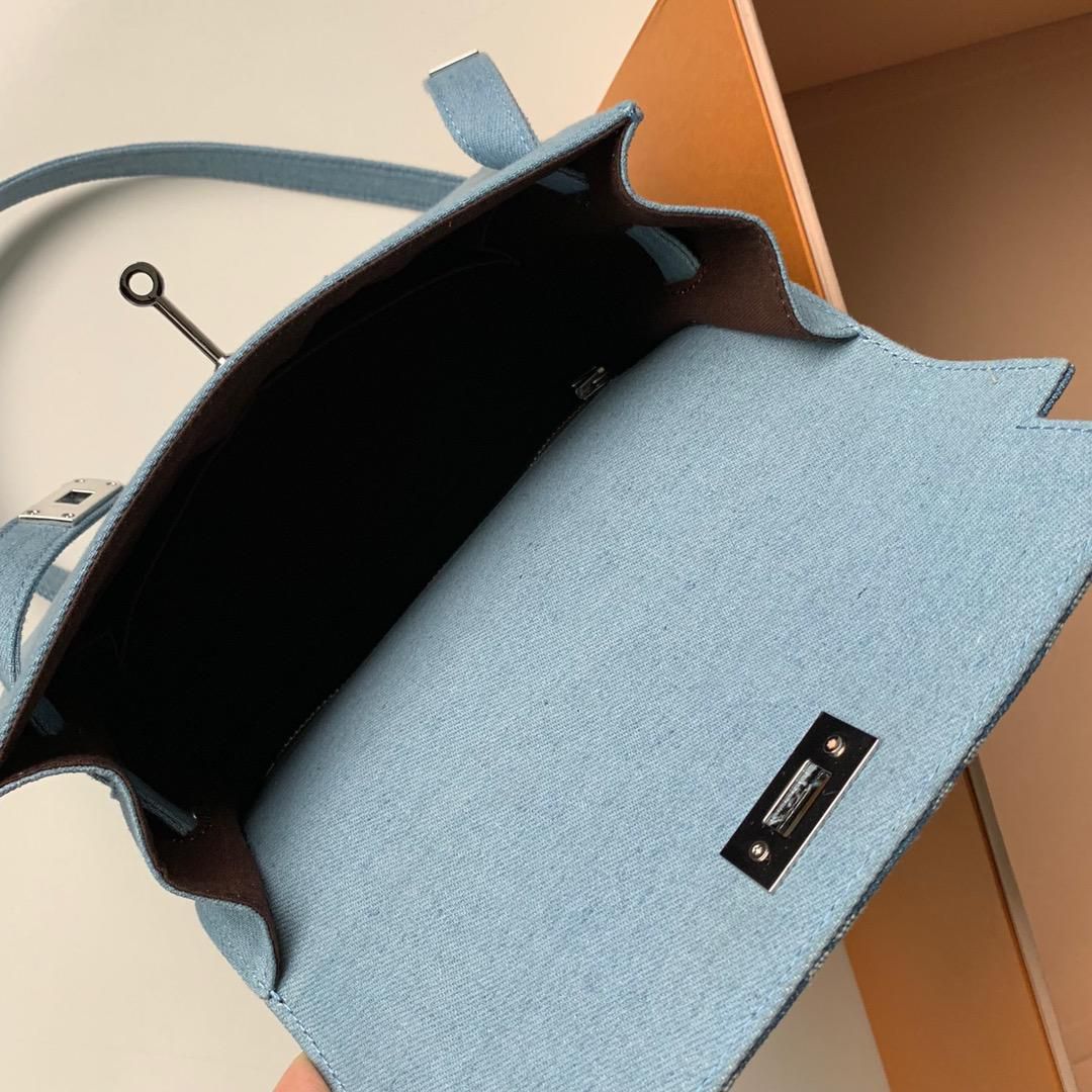 #m49991 l**is v*t*n x S*p*e 2019 humble travel bag kelly
