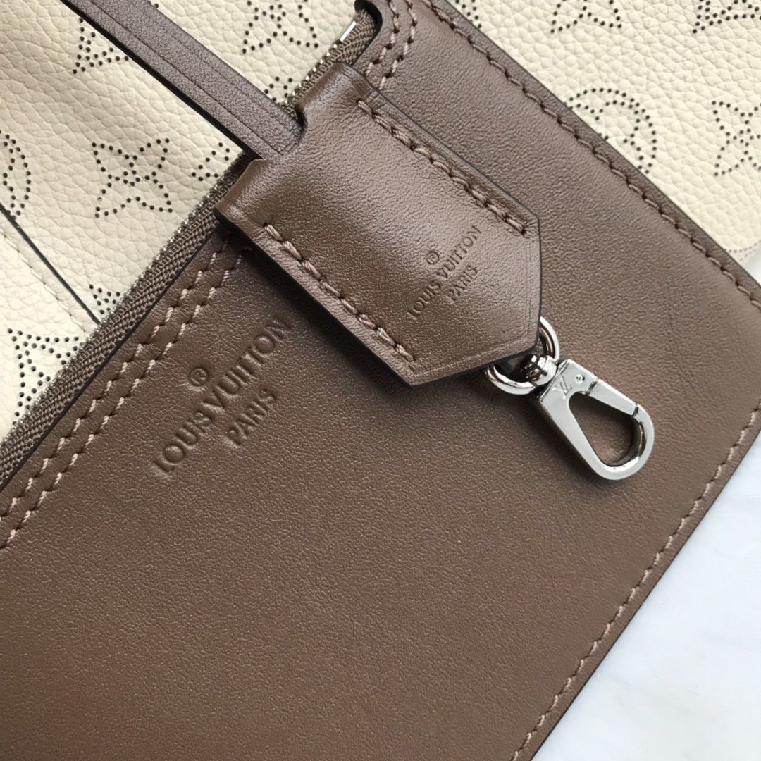 #m51950 l**is V*t*n mahina leather hina pm-crème beige