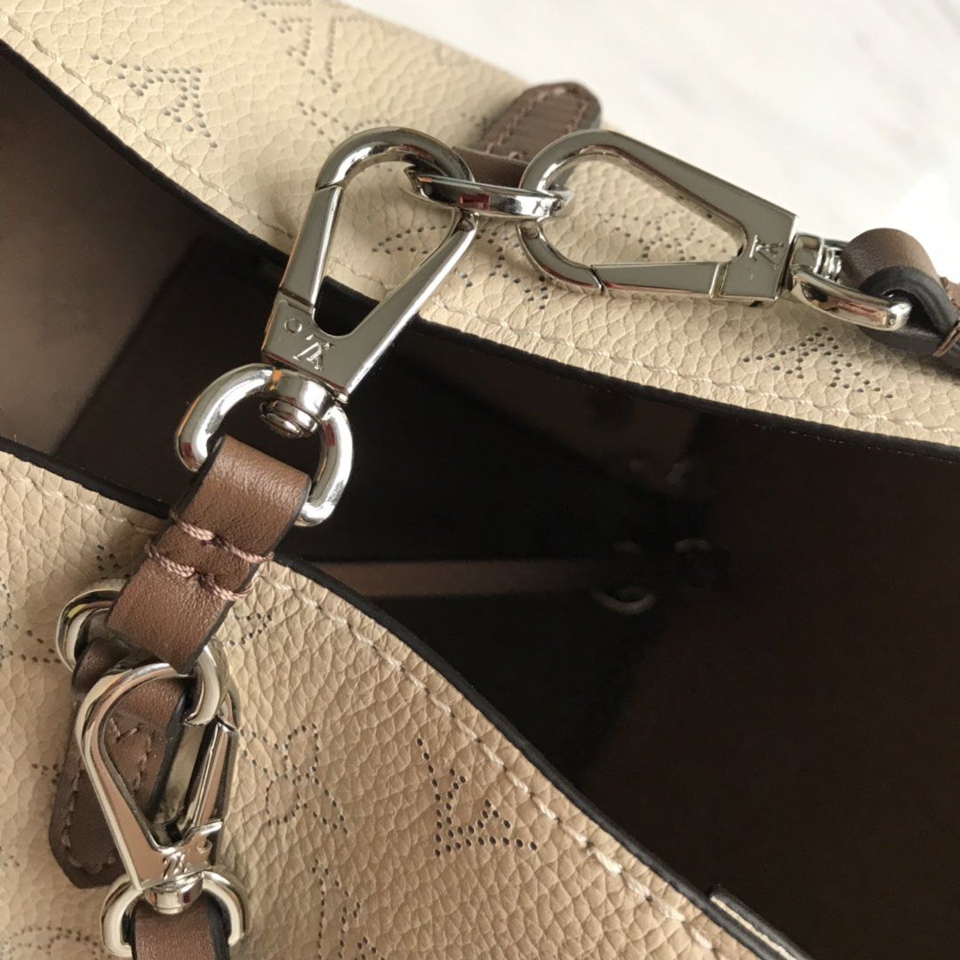 #m51950 l**is V*t*n mahina leather hina pm-crème beige