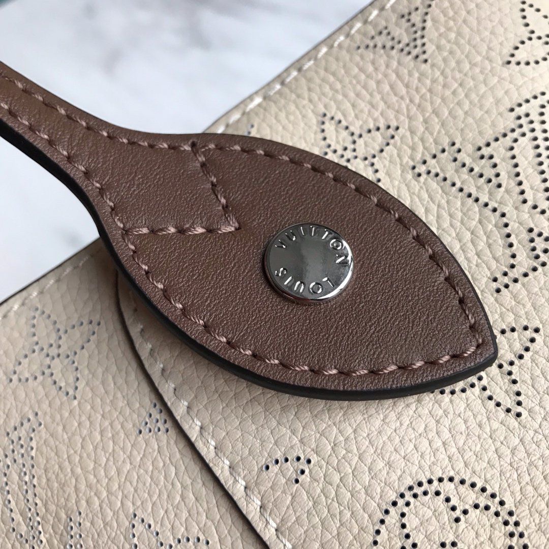 #m51950 l**is V*t*n mahina leather hina pm-crème beige