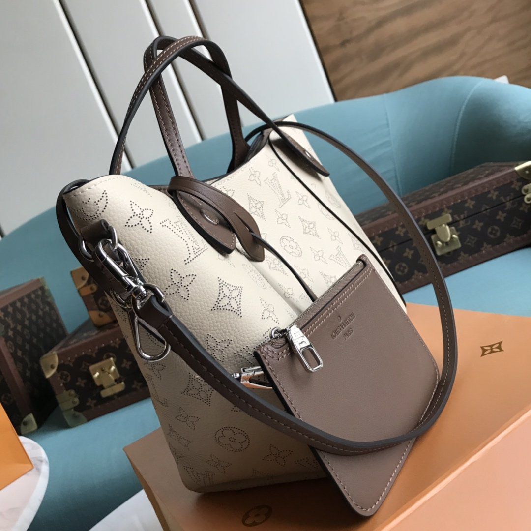 #m51950 l**is V*t*n mahina leather hina pm-crème beige