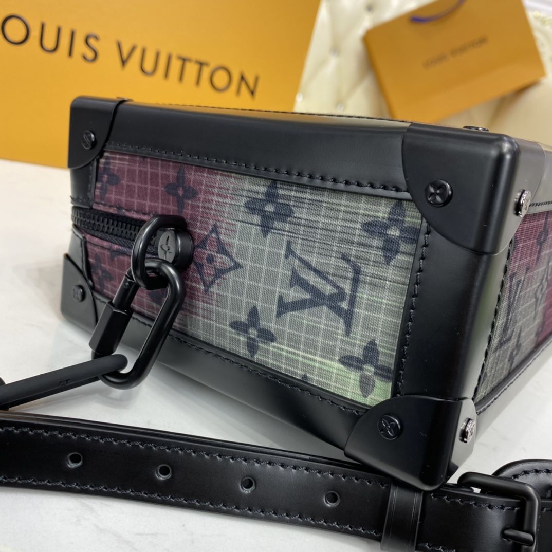 #m56428 l**is V*t*n monogram motif soft trunk