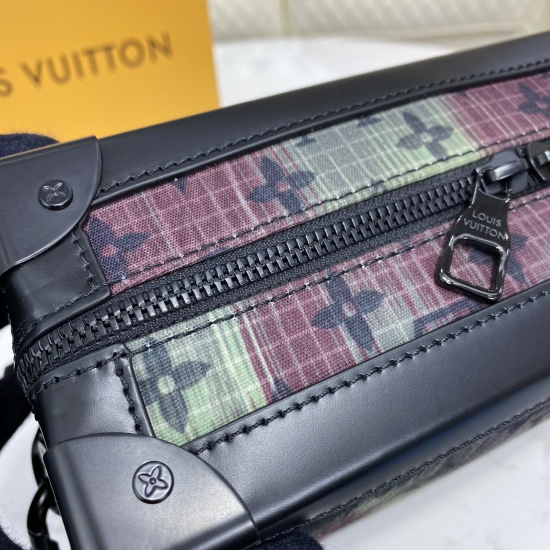 #m56428 l**is V*t*n monogram motif soft trunk