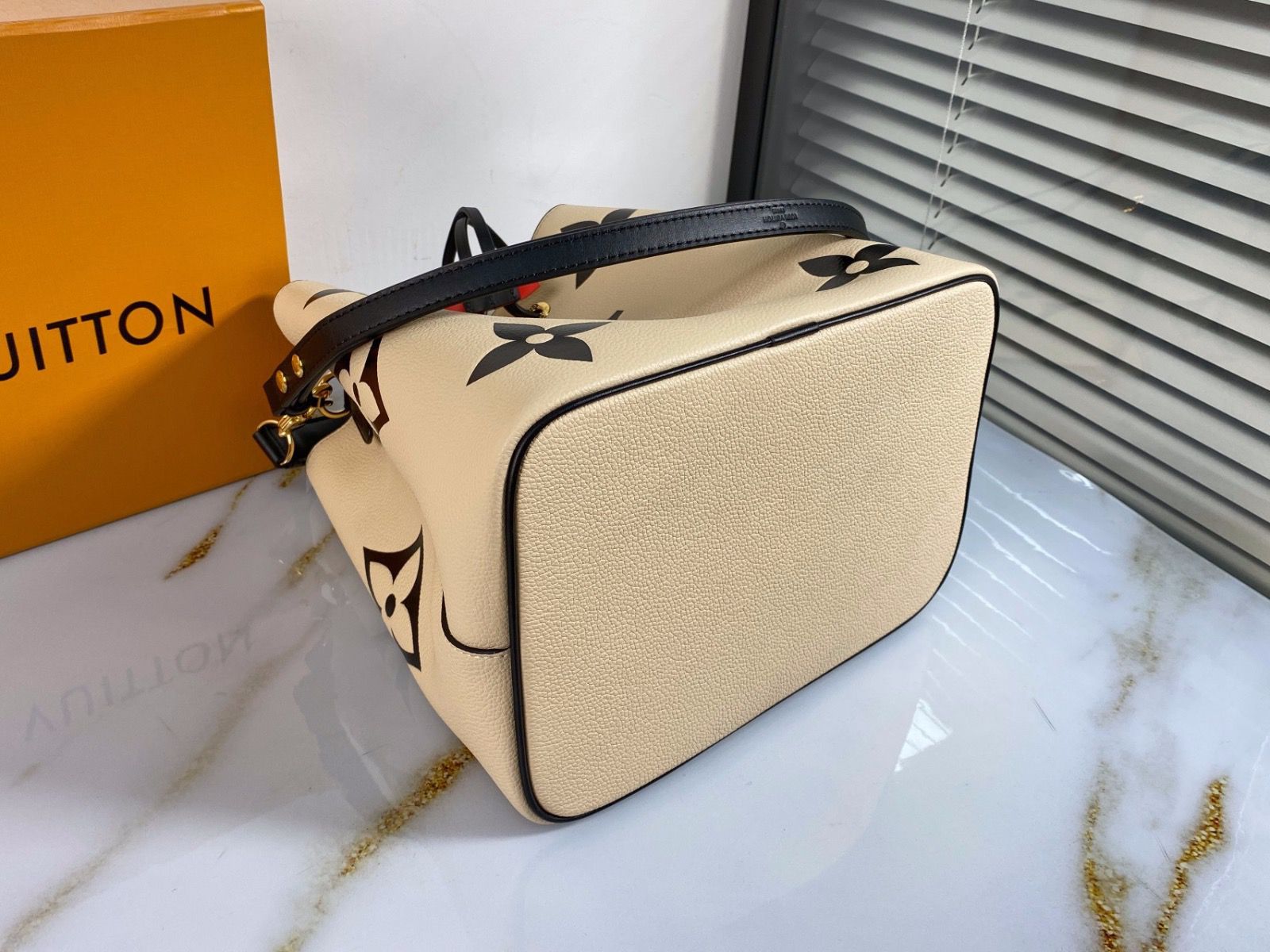 #m56889 l**is V*t*n lv crafty néonoé mm-cream