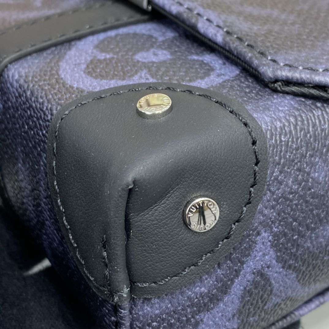 #m57271 l**is V*t*n monogram pastel noir trunk messenger