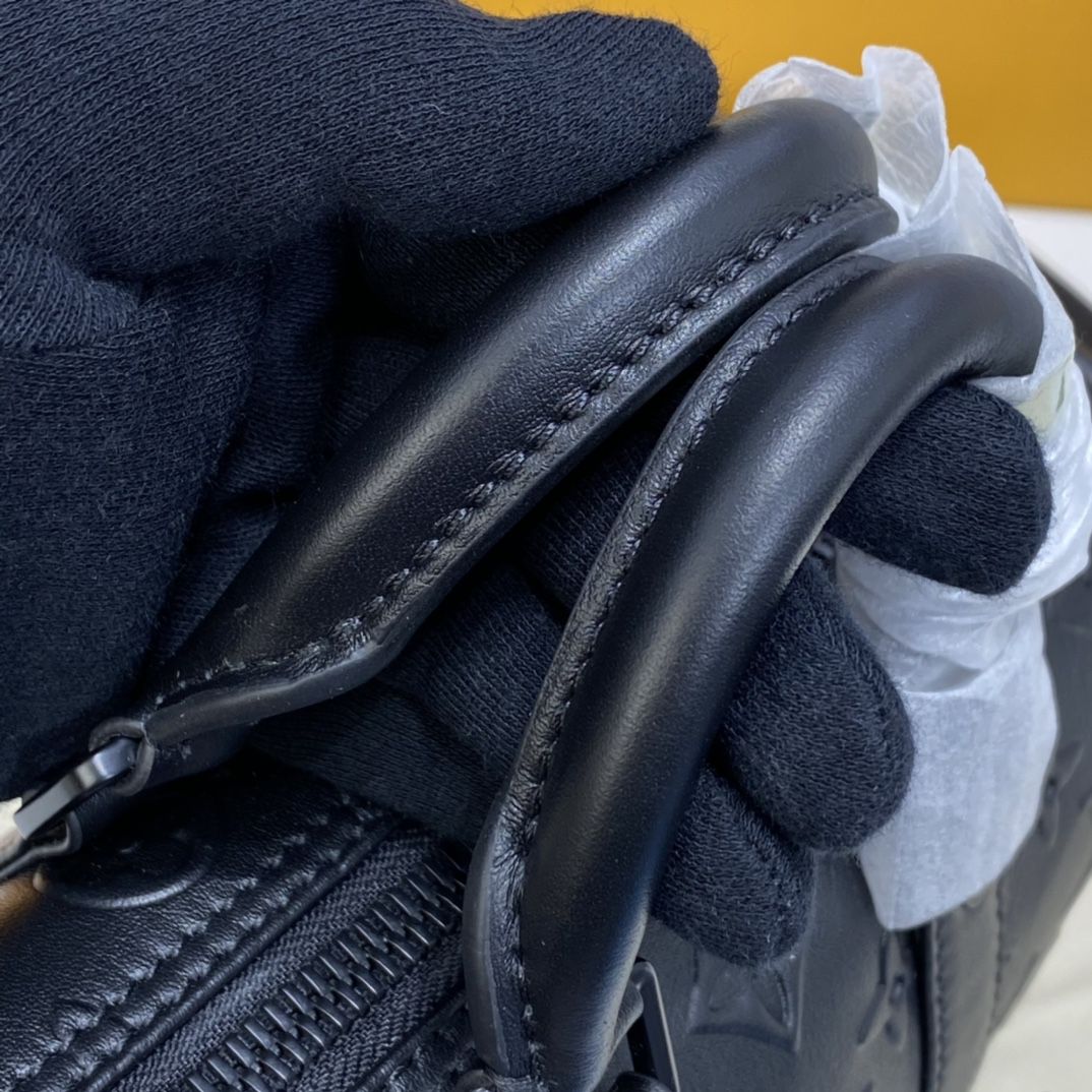 #m57960 l**is V*t*n monogram seal keepall xs-black