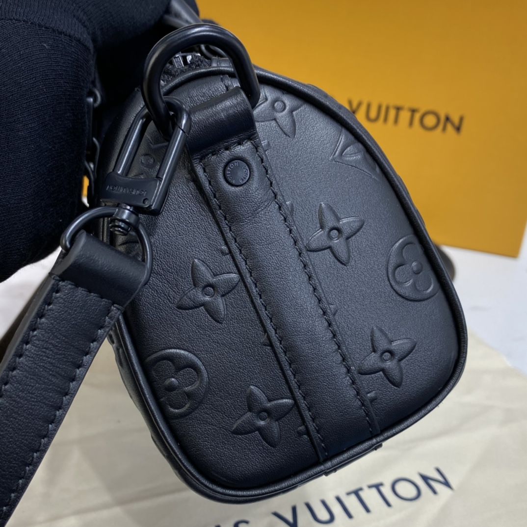 #m57960 l**is V*t*n monogram seal keepall xs-black