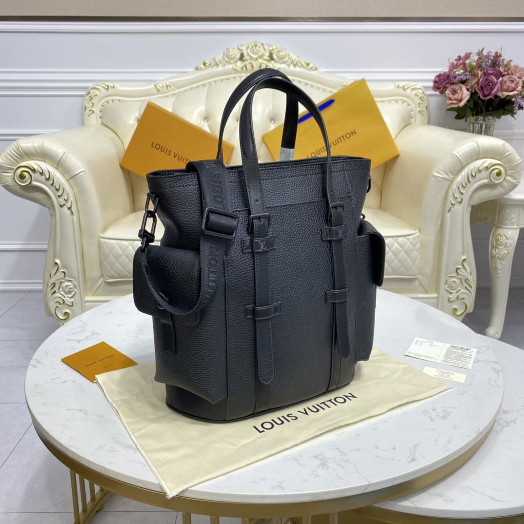#m58479 l**is V*t*n taurillon leather classic christopher backpack-black