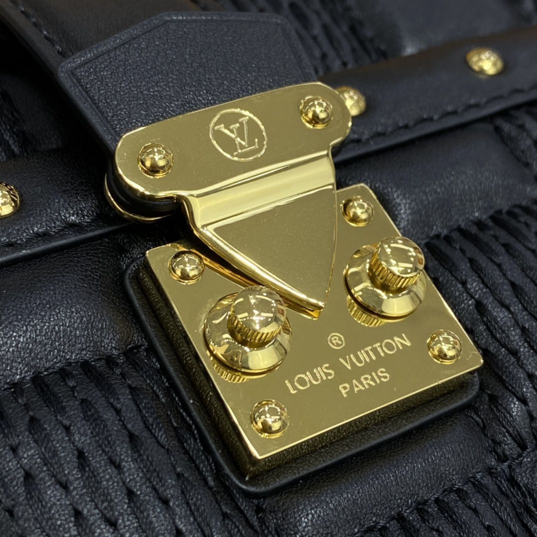 #m59046 l**is V*t*n damier quilt pochette troca