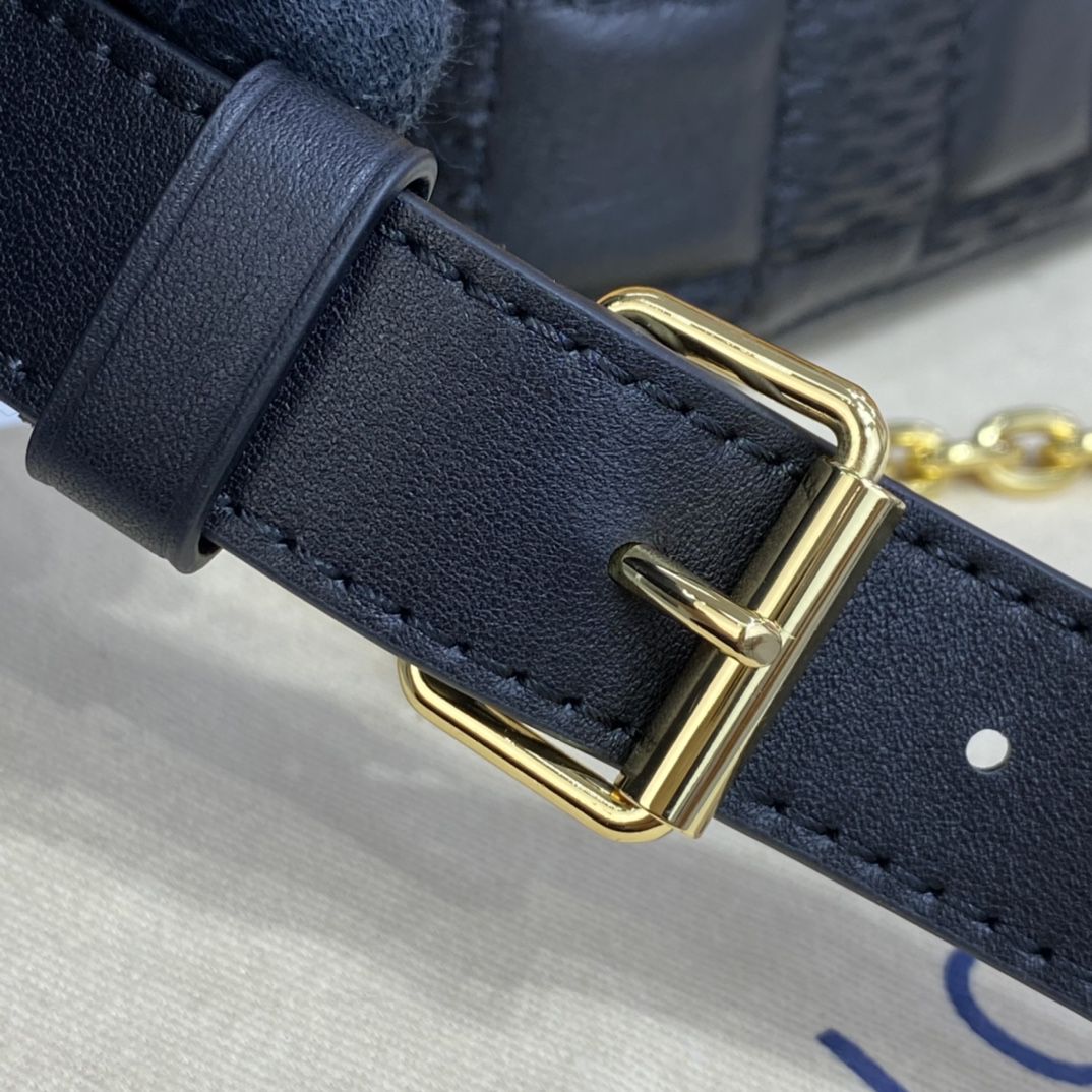 #m59046 l**is V*t*n damier quilt pochette troca