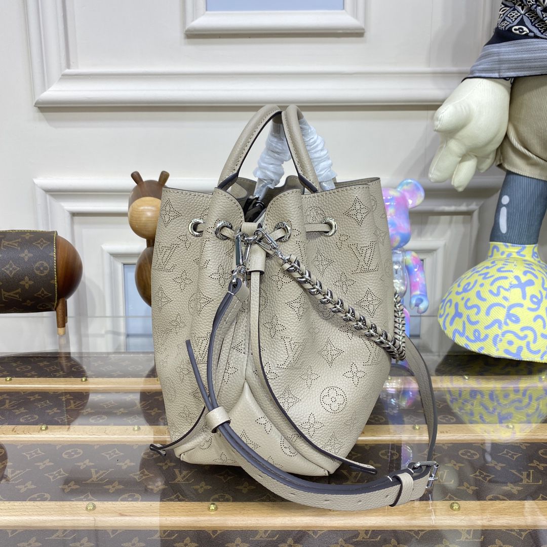 #m59201 l**is V*t*n mahina calf bella tote