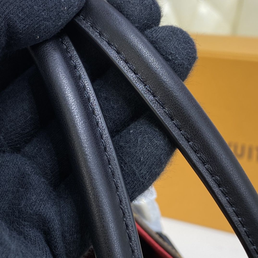 #m59245 l**is V*t*n fall-winter 2021 monogram cameo onthego mm tote bag