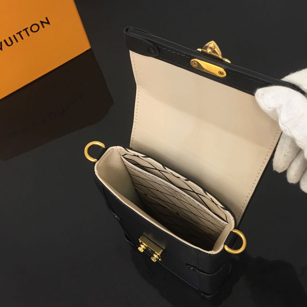 #M67871 Epi Vertical Trunk Pochette