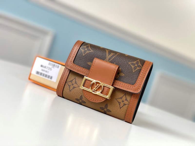 #m68725 l**is V*t*n dauphine compact wallet
