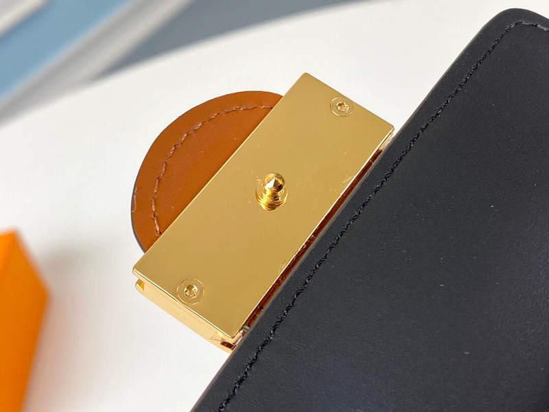 #m68725 l**is V*t*n dauphine compact wallet