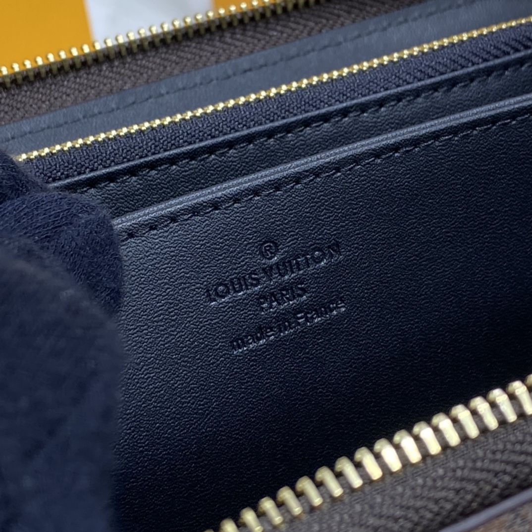 #m69353 l**is V*t*n giant monogram reverse zippy wallet