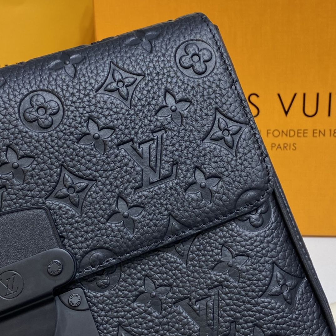 #m80582 l**is V*t*n monogram embossed taurillon leather s lock a4 pouch-black
