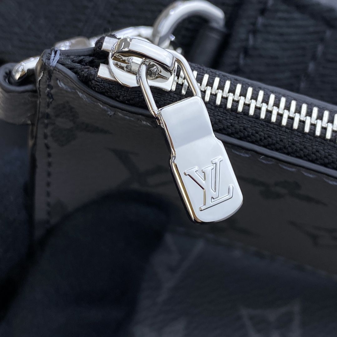 #m81115 l**is V*t*n monogram shadow gaston wearable wallet