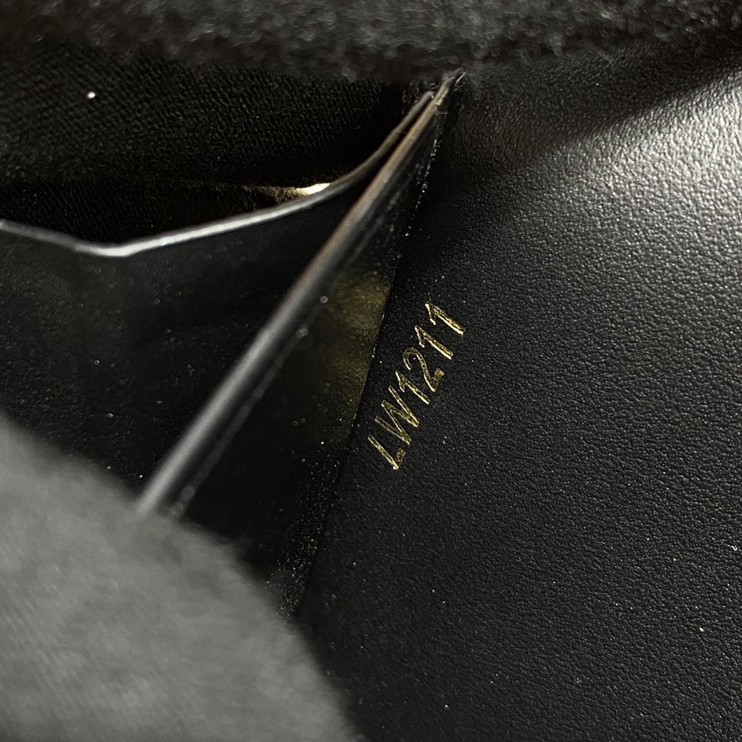 #m81305 l**is V*t*n natural canvas capucines wallet