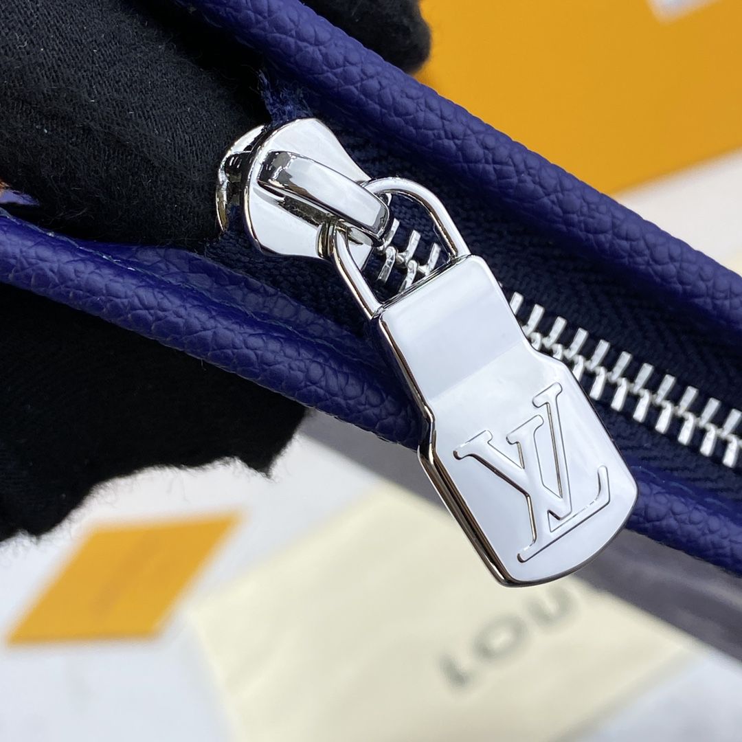 #m81442 l**is V*t*n monogram bandanae pochette voyage