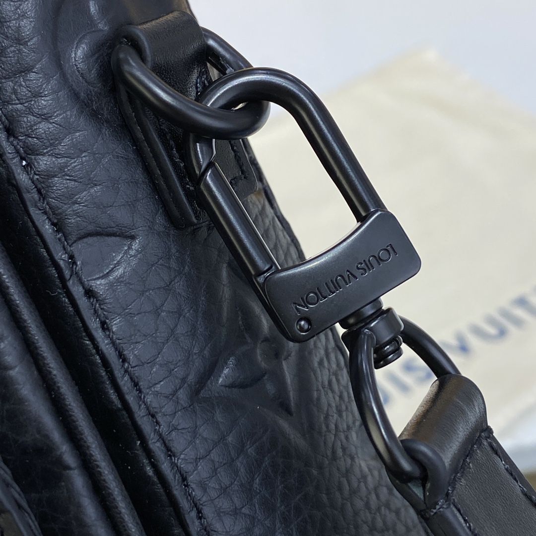 #m81524 l**is V*t*n taurillon monogram s-lock vertical wearable wallet