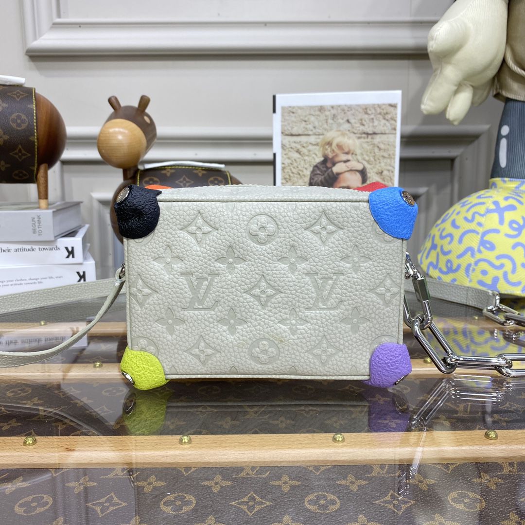 #m81606 l**is V*t*n the house’s emblematic monogram mini soft trunk bag