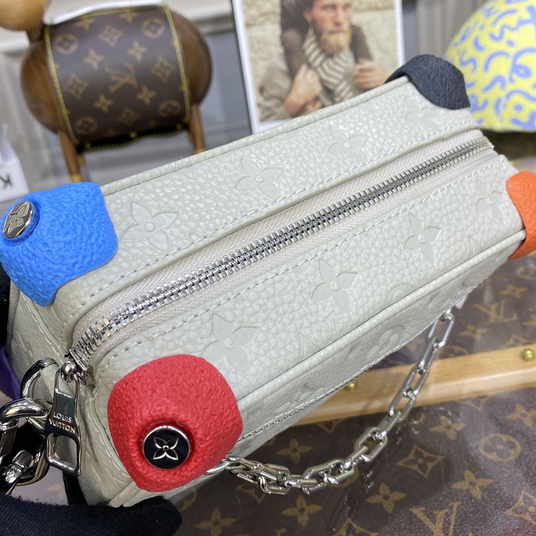 #m81606 l**is V*t*n the house’s emblematic monogram mini soft trunk bag