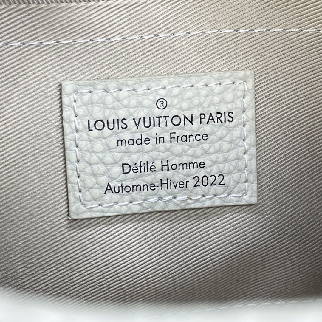 #m81606 l**is V*t*n the house’s emblematic monogram mini soft trunk bag