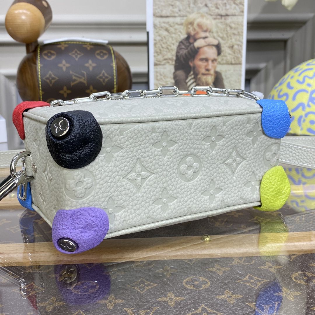 #m81606 l**is V*t*n the house’s emblematic monogram mini soft trunk bag