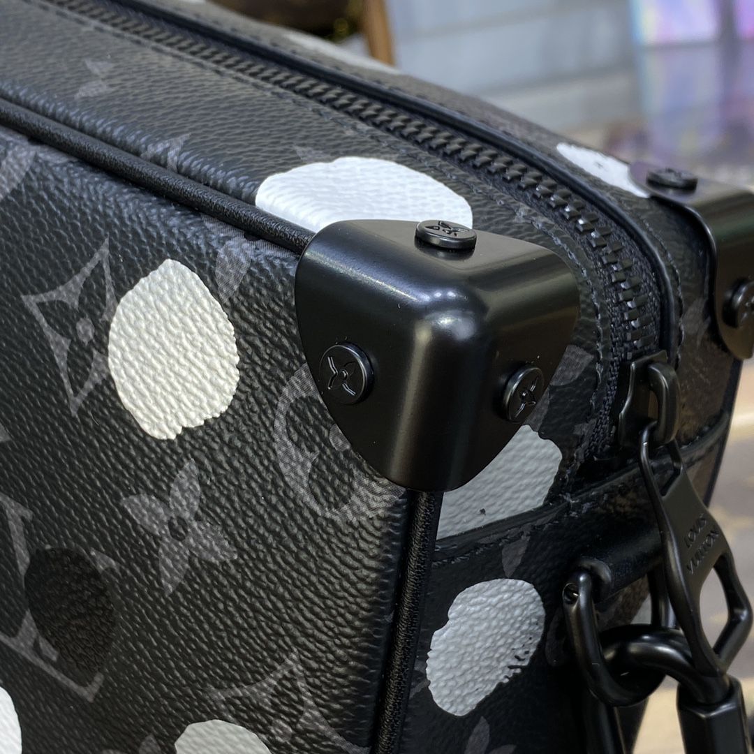 #m81936 l**is V*t*n x yayoi kusama lv x yk mini soft trunk