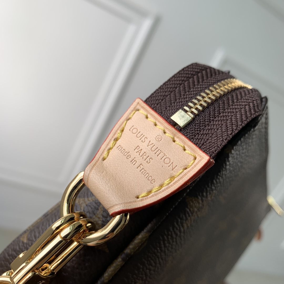 m82766 l**is V*t*n monogram pochette accessoires handbag