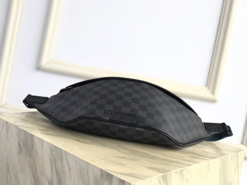 #n40187 l**is V*t*n damier graphite discovery bumbag