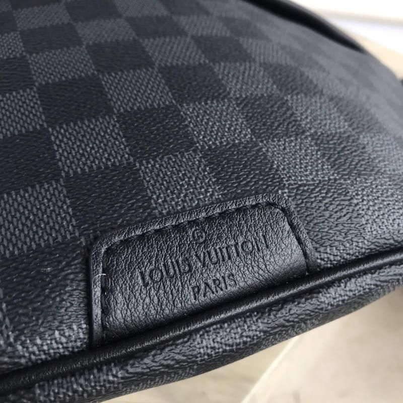 #n40187 l**is V*t*n damier graphite discovery bumbag
