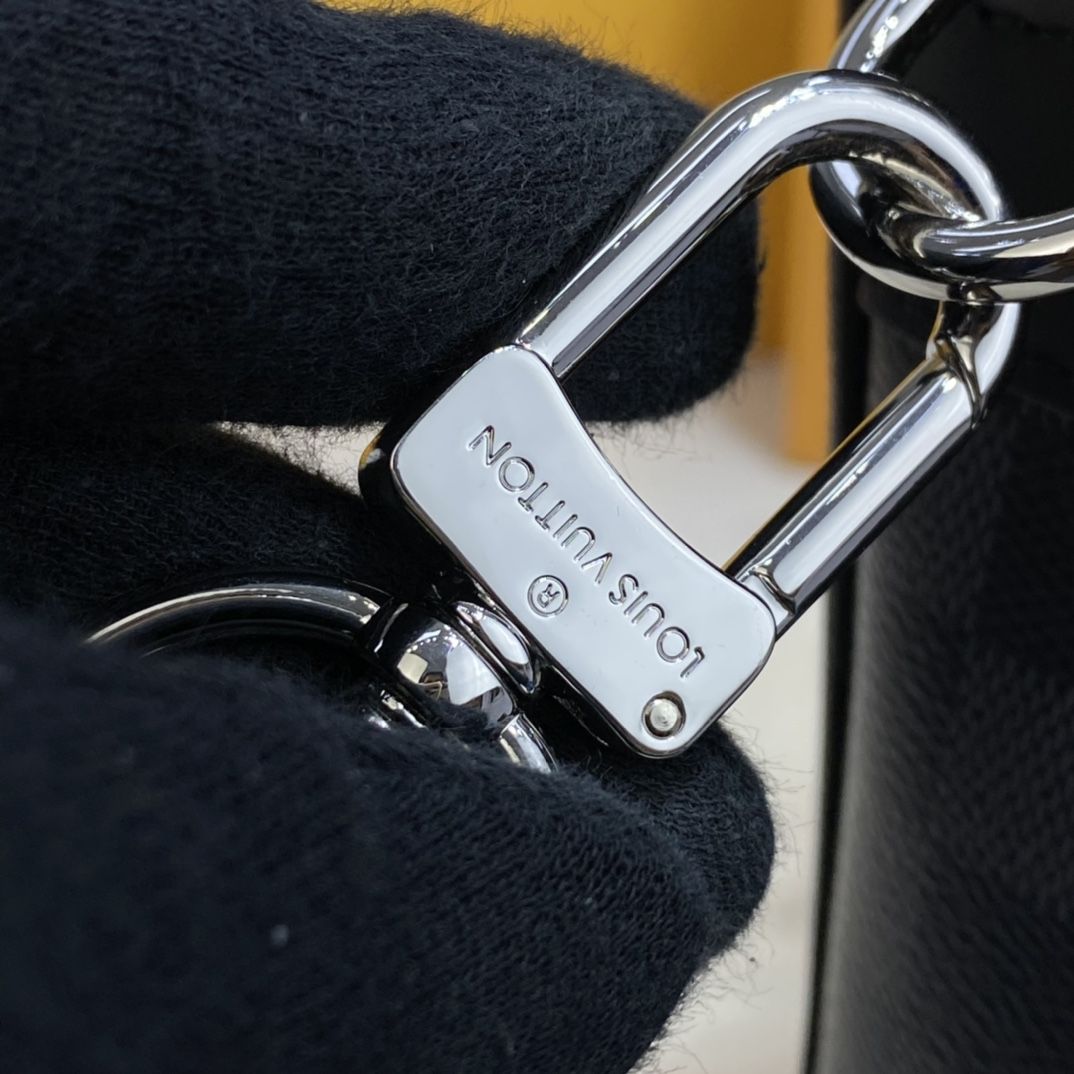 #n41478 l**is V*t*n damier graphite porte-documents voyage pm