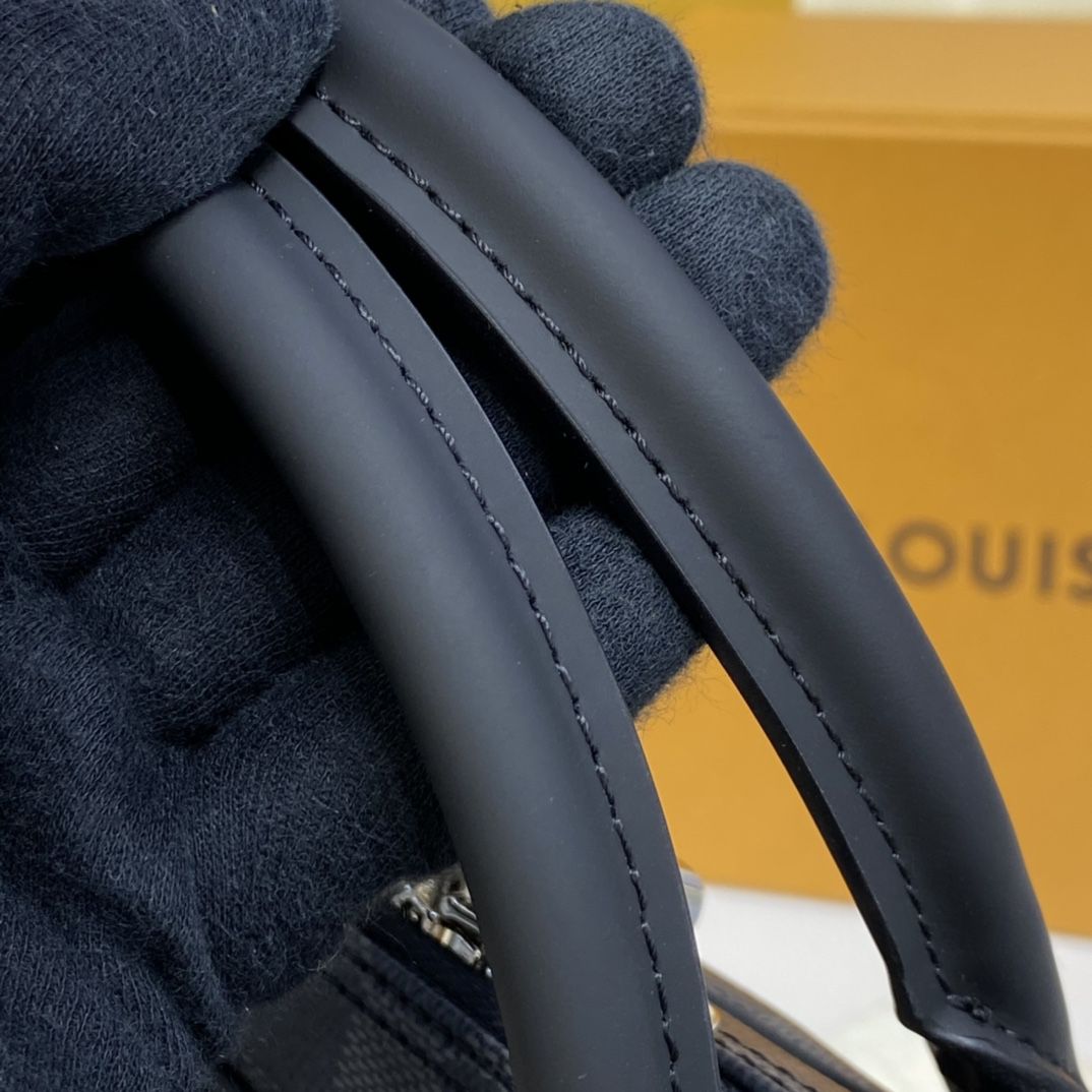 #n41478 l**is V*t*n damier graphite porte-documents voyage pm