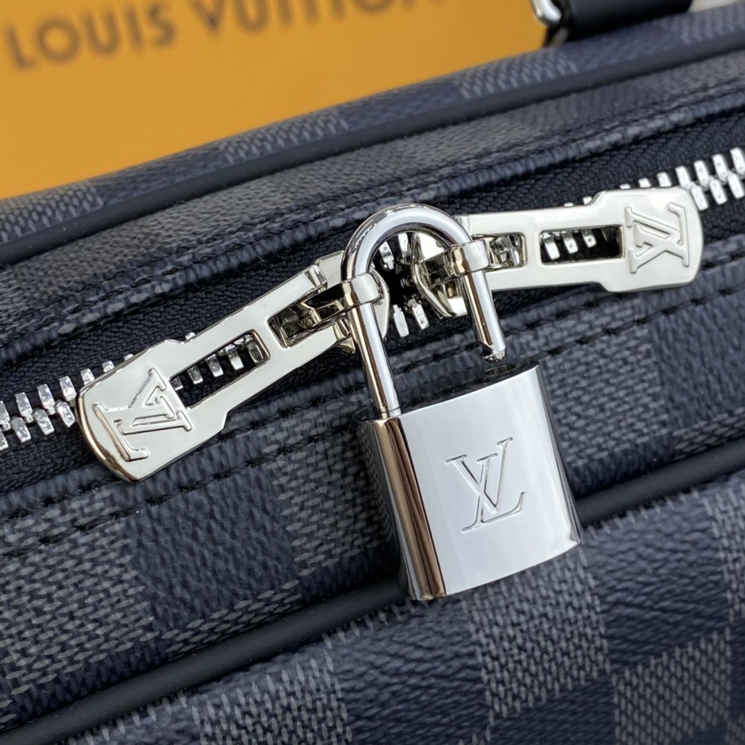 #n41478 l**is V*t*n damier graphite porte-documents voyage pm