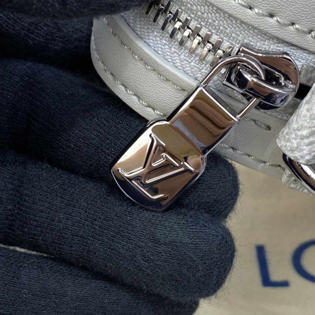 #n50068 l**is V*t*n damier salt canvas trio messenger-stone gray