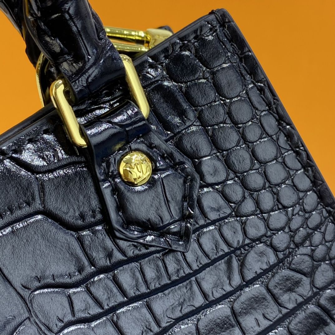 #n99487 l**is V*t*n brilliant alligator leather petit sac plat bag-black